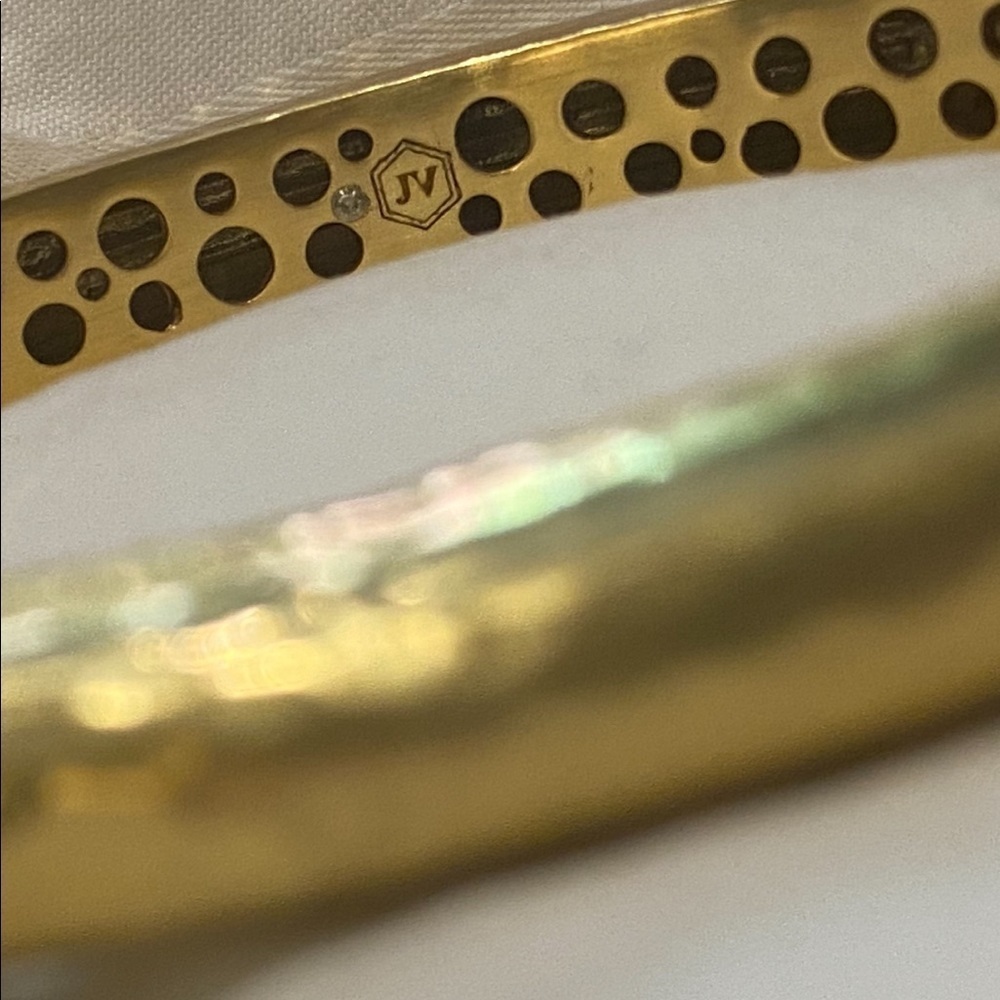 Catalina Hinge Bangle - Picture 3 of 4